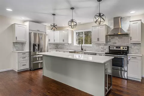 Kitchen - 1400 E Rishel, Sturgis, MI 49091 photo 1 of 3