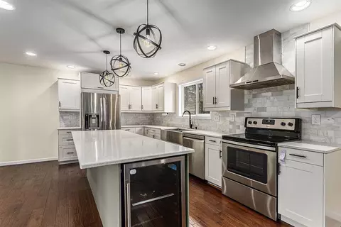 Kitchen - 1400 E Rishel, Sturgis, MI 49091 photo 2 of 3