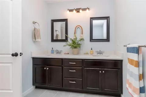 Bath - 7728 Fox Trce, Dexter, MI 48130 photo 9 of 11