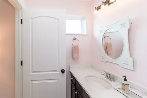 Bath - 7728 Fox Trce, Dexter, MI 48130 photo 7 of 11