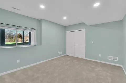 Bedroom - 7728 Fox Trce, Dexter, MI 48130 photo 10 of 10