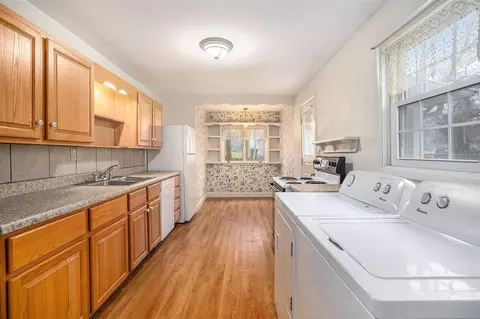 Kitchen - 335 N Marshall, Marshall, MI 49068 photo 1 of 2