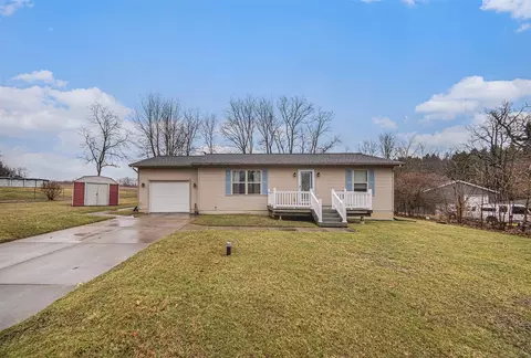 221 Glasgow, Jackson, MI 49201
