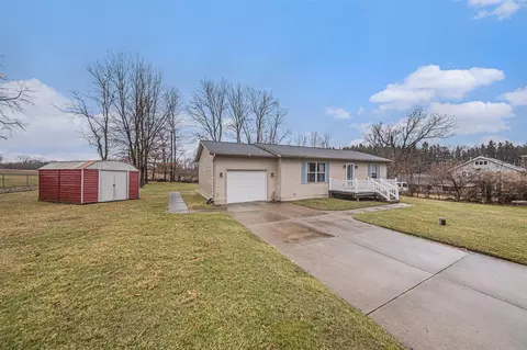 221 Glasgow, Jackson, MI 49201 photo 2