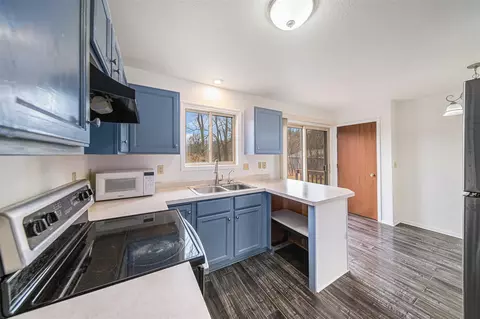 221 Glasgow, Jackson, MI 49201 photo 8