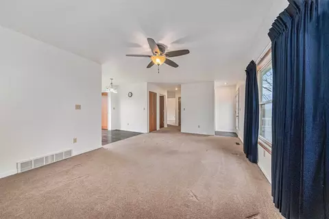 221 Glasgow, Jackson, MI 49201 photo 4