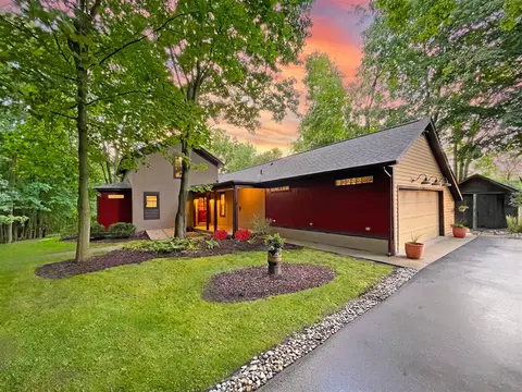 5525 Red Fox, Ann Arbor, MI 48105