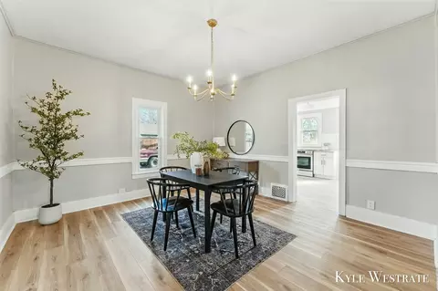 Dining - 516 Pearl, Belding, MI 48809 photo 3 of 3