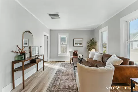Living - 516 Pearl, Belding, MI 48809 photo 3 of 3