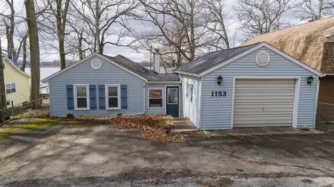 1153 Wall Lk, Delton, MI 49046