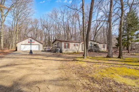 32274 20th, Gobles, MI 49055