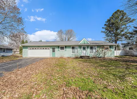 7817 E De, Richland, MI 49083
