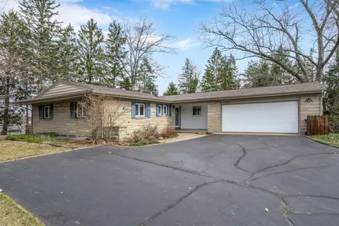 3304 Fair Oaks, Kalamazoo, MI 49008