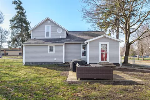 Exterior - 727 E 2nd, Lawton, MI 49065 photo 7 of 13