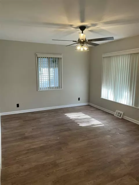 8065 Elm, Taylor, MI 48180 photo 3