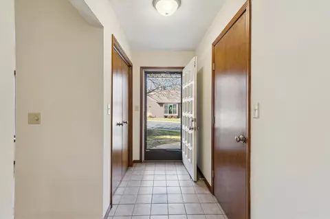 1827 Wedgefield, Jackson, MI 49201 photo 7