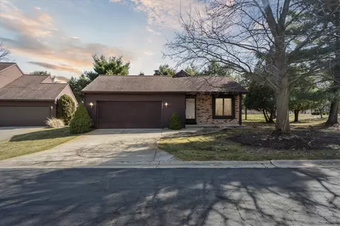 1827 Wedgefield, Jackson, MI 49201