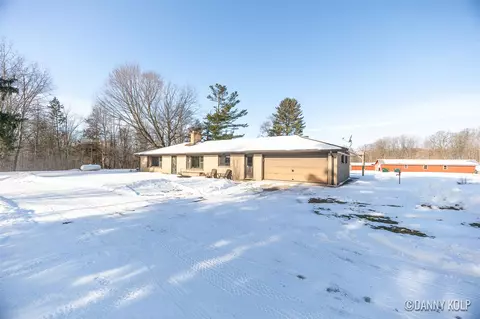 5082 19 Mile, Cedar Springs, MI 49319