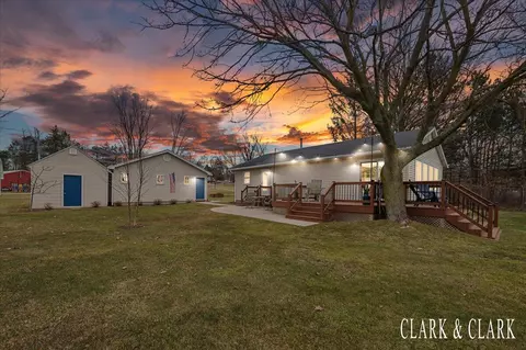 16875 Lake Shr, Gowen, MI 49326