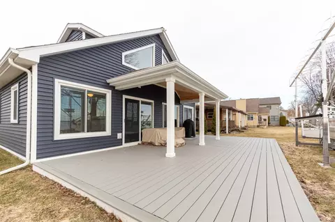 10698 W W Shr, Houghton Lake, MI 48629