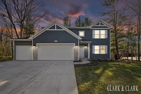 11830 Crystal Rdg, Sparta, MI 49345