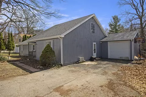 1093 Orchard, Marshall, MI 49068 photo 2