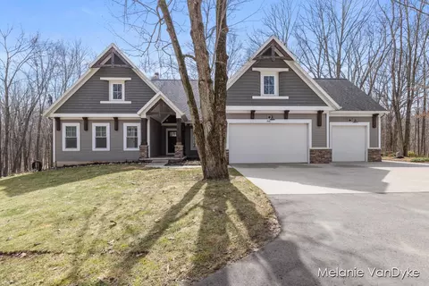 581 Wildview, Lowell, MI 49331