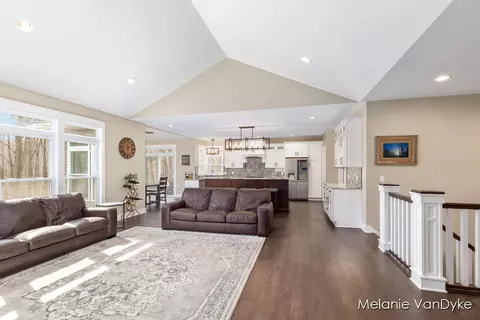 581 Wildview, Lowell, MI 49331 photo 9