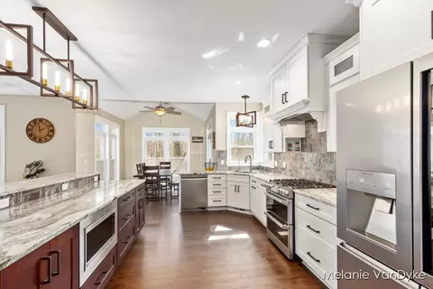 581 Wildview, Lowell, MI 49331 photo 11