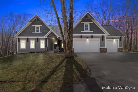 581 Wildview, Lowell, MI 49331 photo 2