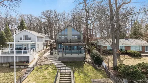 23400 S S Shr, Edwardsburg, MI 49112
