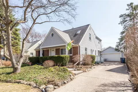 1914 Crestland, Ann Arbor, MI 48104