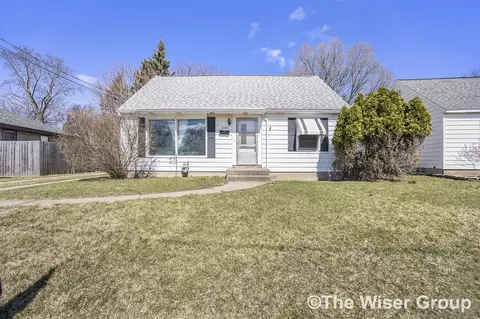 2148 Avon, Wyoming, MI 49519
