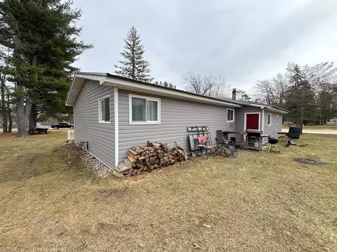 1695 Opland, Gladwin, MI 48624 photo 9