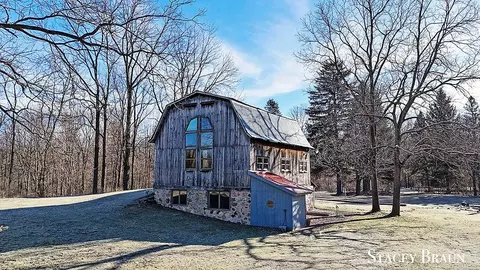2620 36th, Allegan, MI 49010