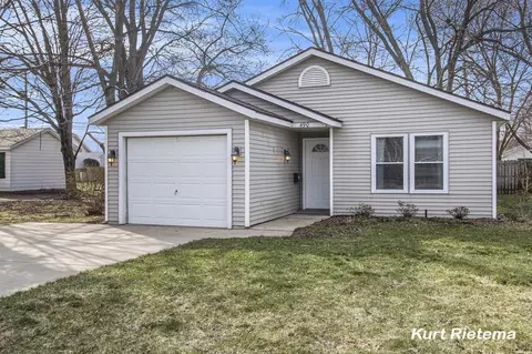 490 W 22nd, Holland, MI 49423