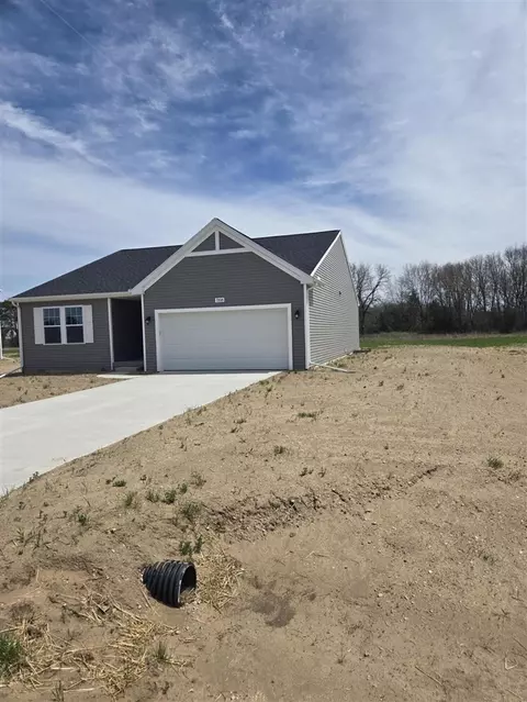 7898 Sierra, Belding, MI 48809 photo 2
