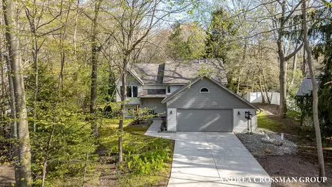 2333 Eagle, Holland, MI 49424