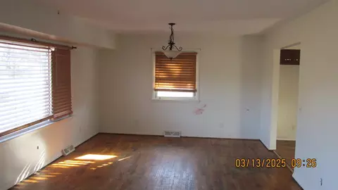Living - 7579 W Stanton, Stanton, MI 48888 photo 2 of 3