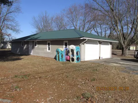 Exterior - 7579 W Stanton, Stanton, MI 48888 photo 8 of 10