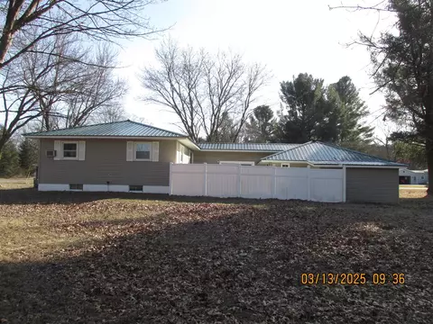 Exterior - 7579 W Stanton, Stanton, MI 48888 photo 5 of 10