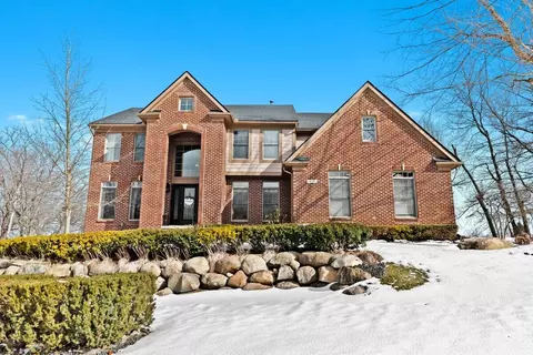 475 Inverness, Highland, MI 48357