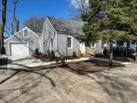 2963 Austin, Norton Shores, MI 49444