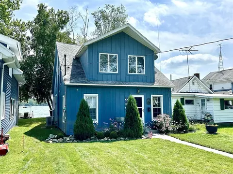 1016 Lakeview, Lake Odessa, MI 48849