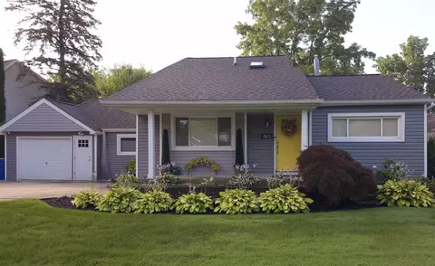 4621 Forest, Waterford, MI 48328