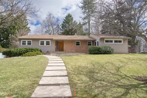 5 Heatheridge, Ann Arbor, MI 48104