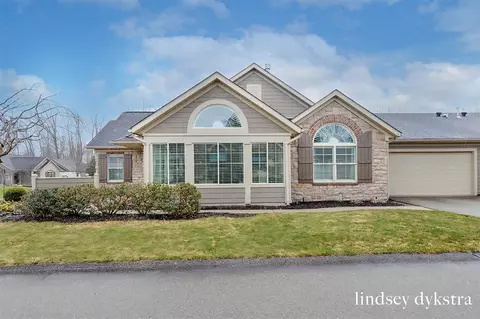 971 Bridge Crst, Ada, MI 49301