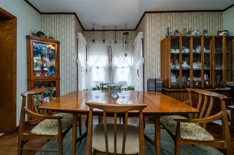 Dining - 109 Sycamore, Three Oaks, MI 49128 photo 2 of 2