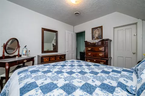 Bedroom - 109 Sycamore, Three Oaks, MI 49128 photo 4 of 4
