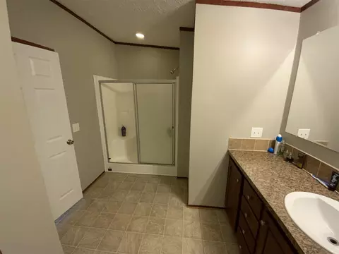 Bath - 3806 Catalpa, Jackson, MI 49201 photo 1 of 3